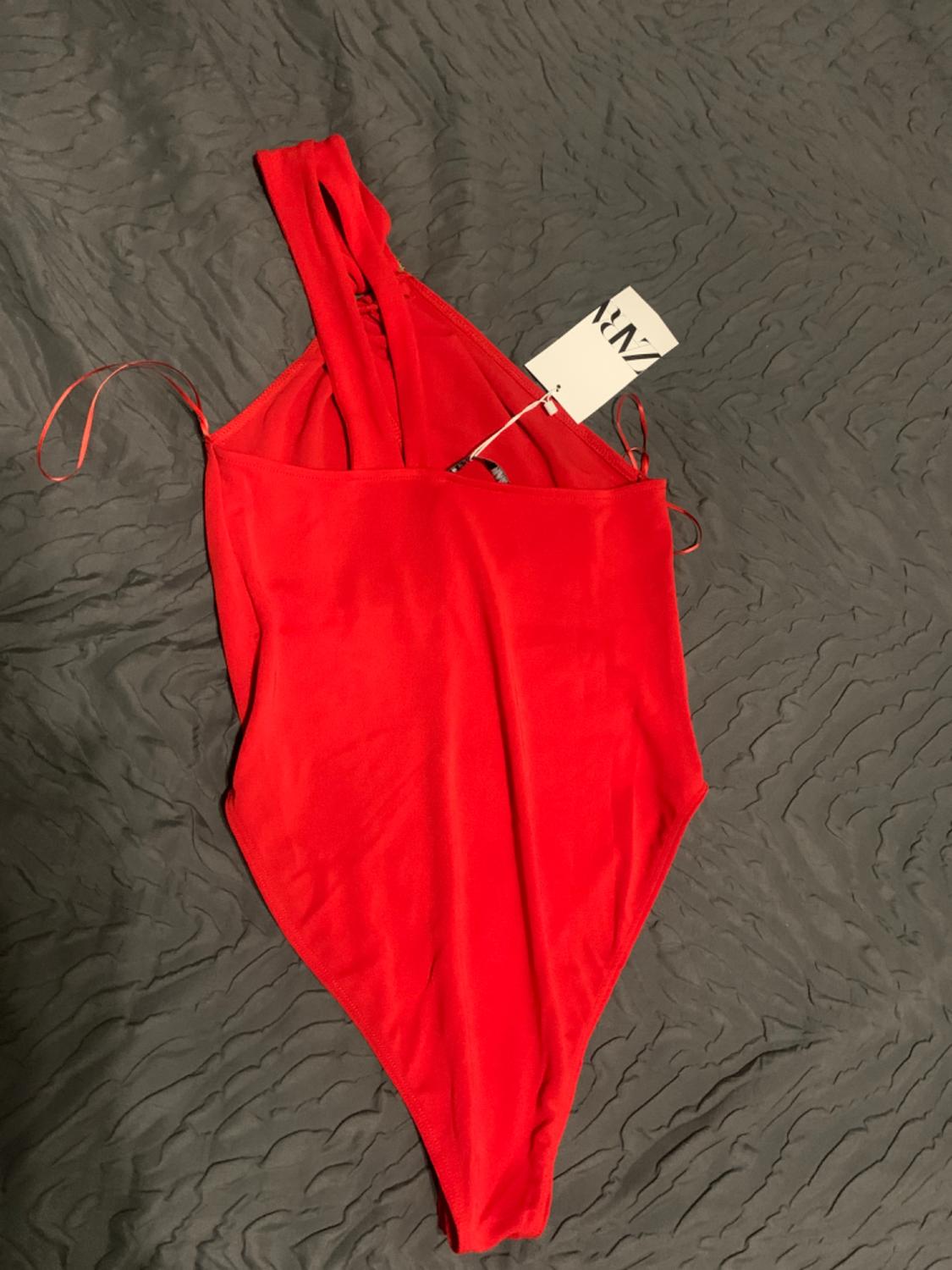 CROSSOVER BODYSUIT WITH RING - Image 2