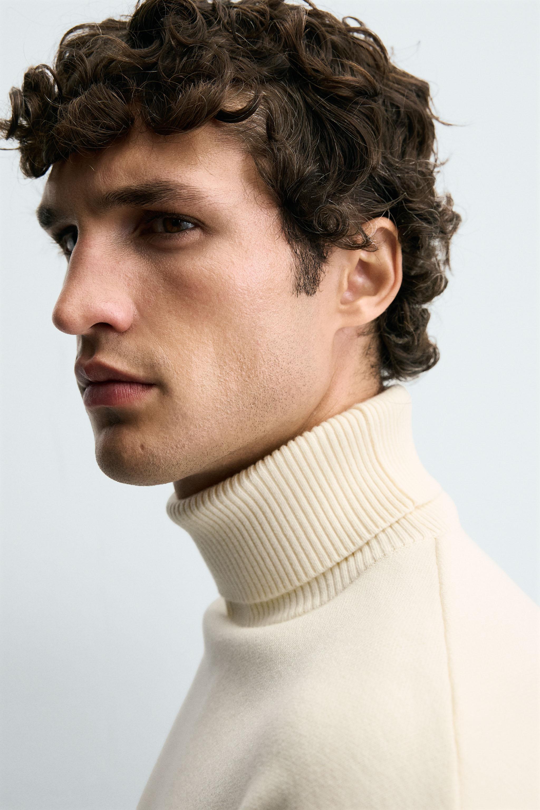 PULL DOUX À COL MONTANT