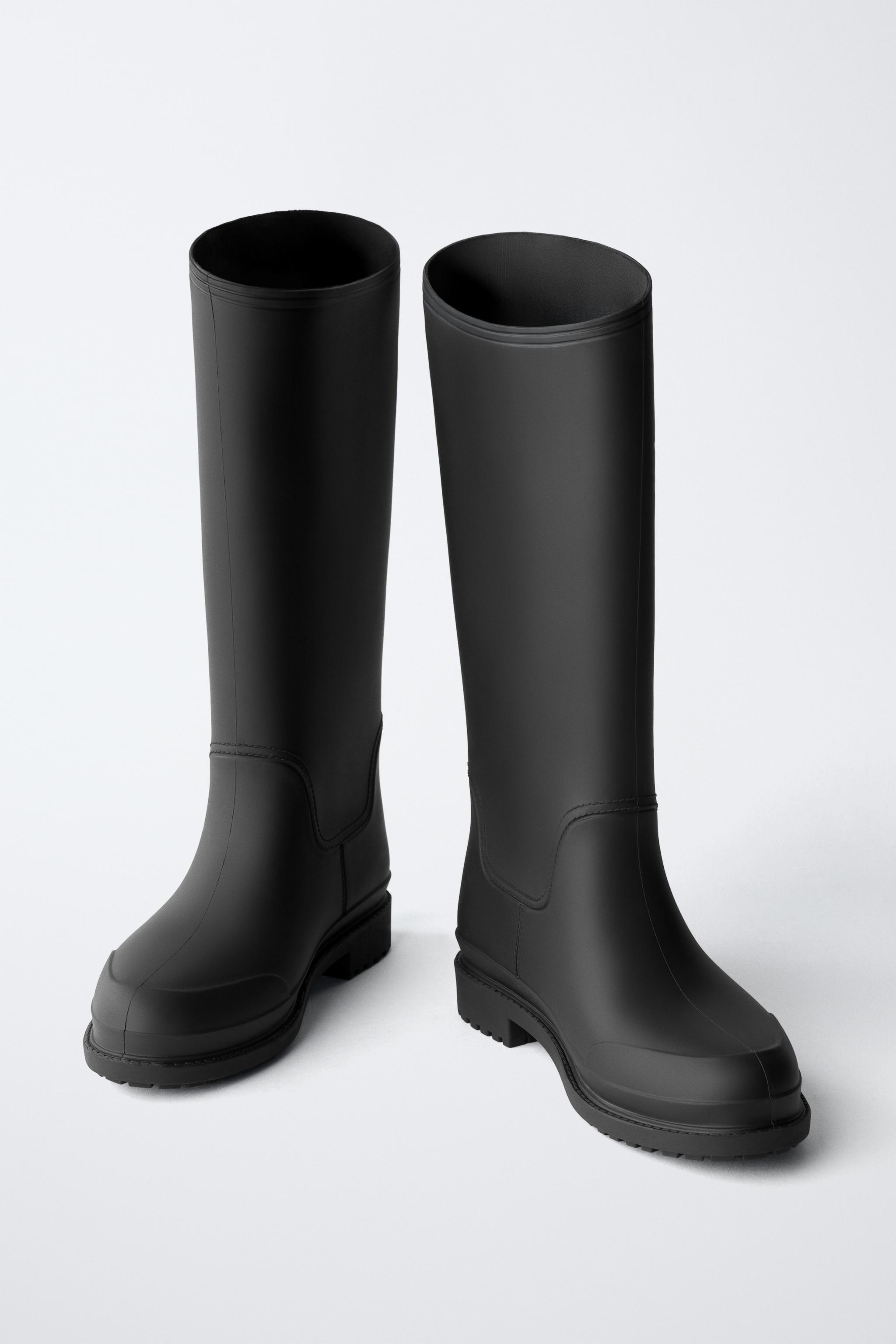 TALL RAIN BOOTS