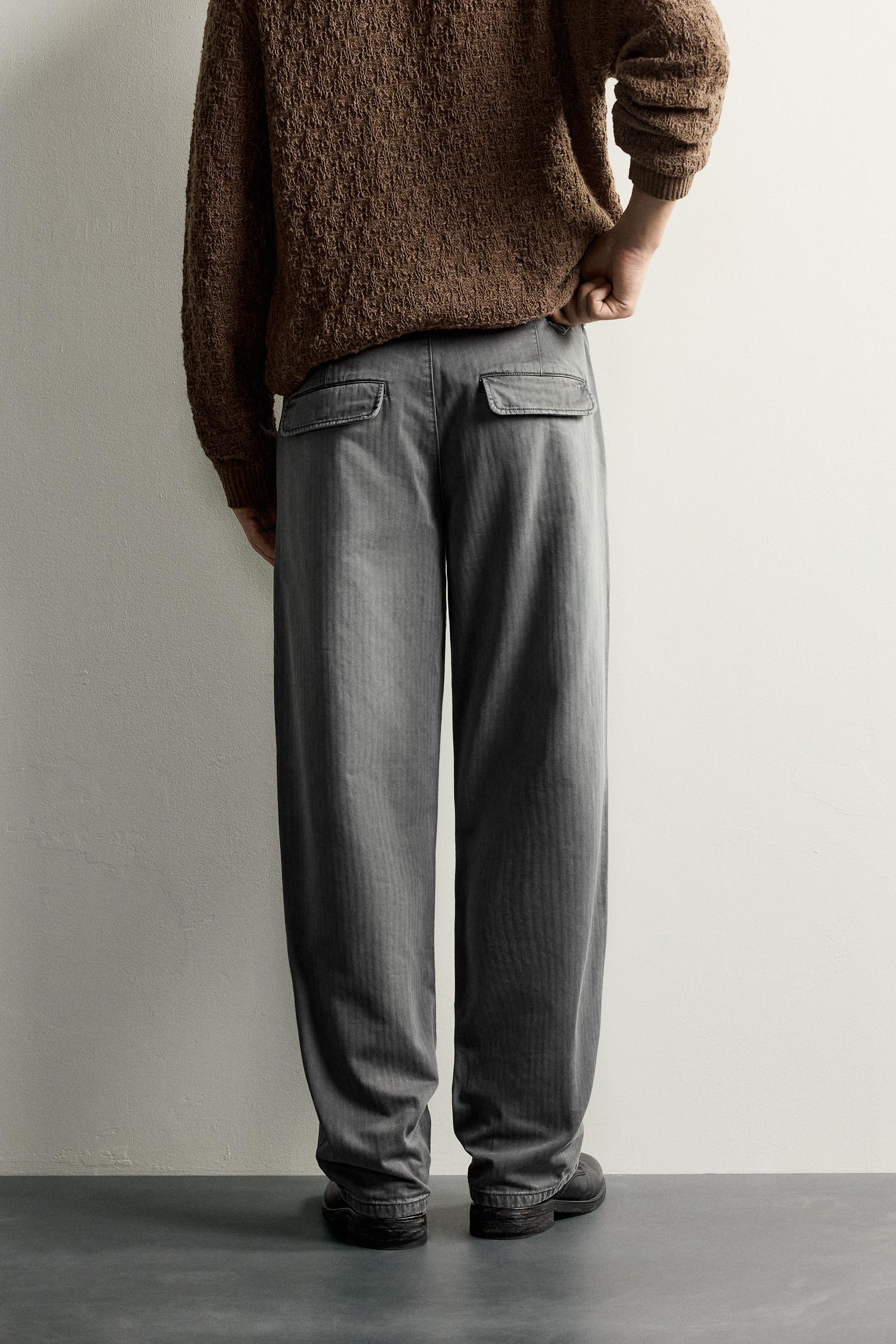 PANTALON STRUCTURÉ À CHEVRONS AVEC PATTES