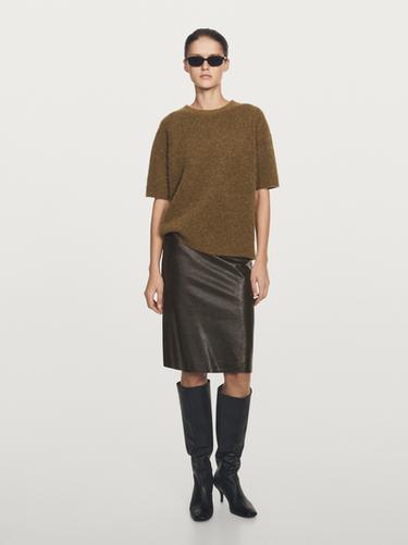 Jupe courte en cuir nappa - Marron de Zara
