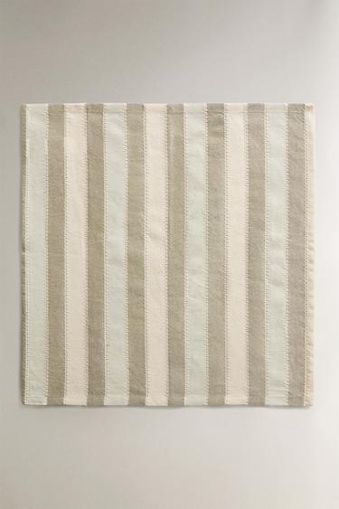 LOT DE SERVIETTES DE TABLE RAYURES ET DENTELLES (LOT DE 2) - VERDÂTRE de Zara - Image 1