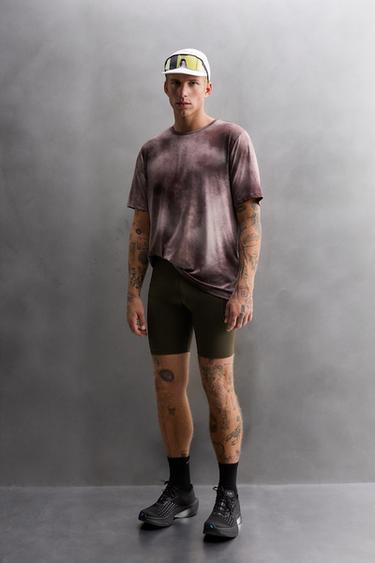 BLUZË ME VRIMA ME STAMPIM TIE DYE - Bordo nga Zara - Imazh 0