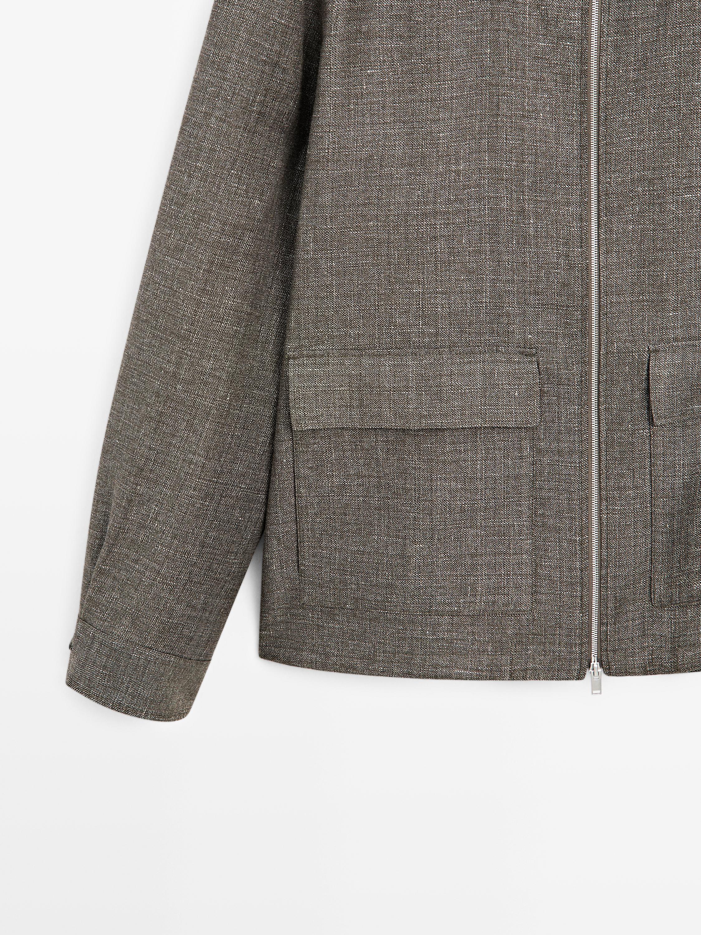 Short jacket with pocket details