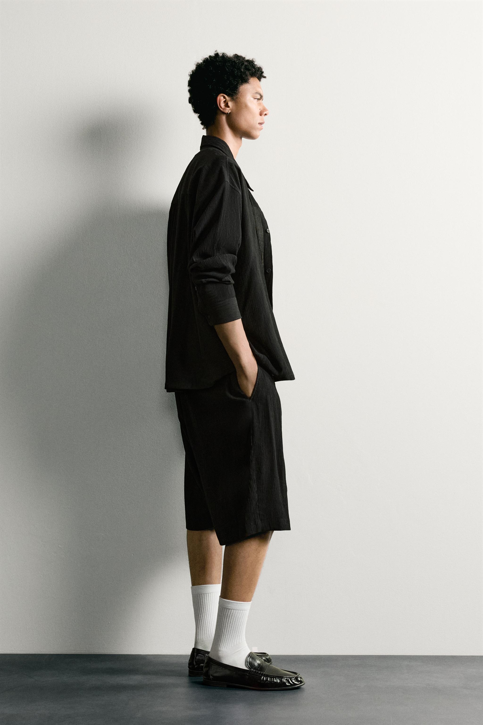 TEXTURED RELAXED FIT SHORTS