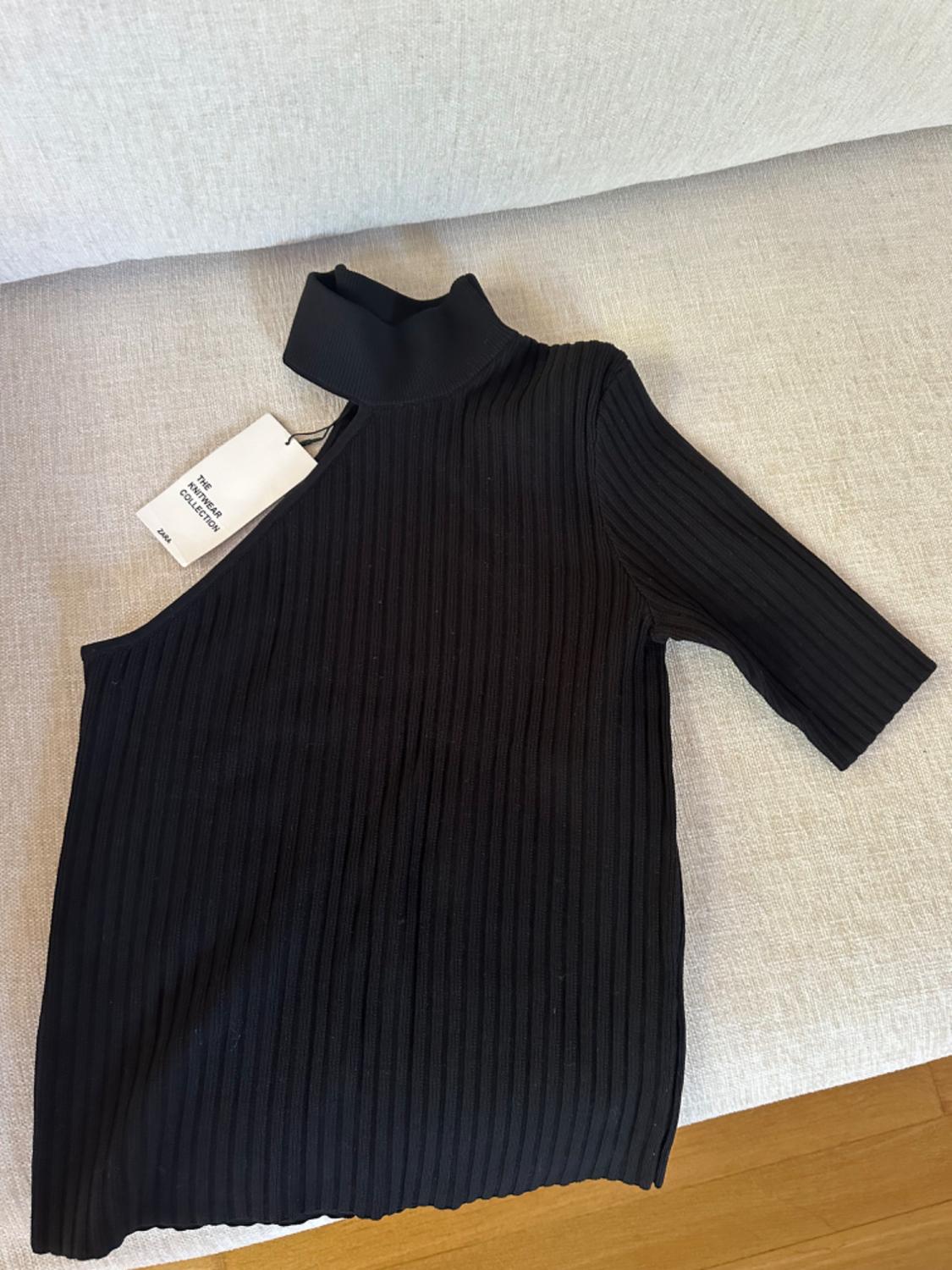 ASYMMETRIC SWEATER