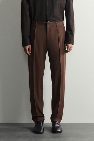 بنطلون بدلة بقصة عادية - البني الخاص بـ Zara