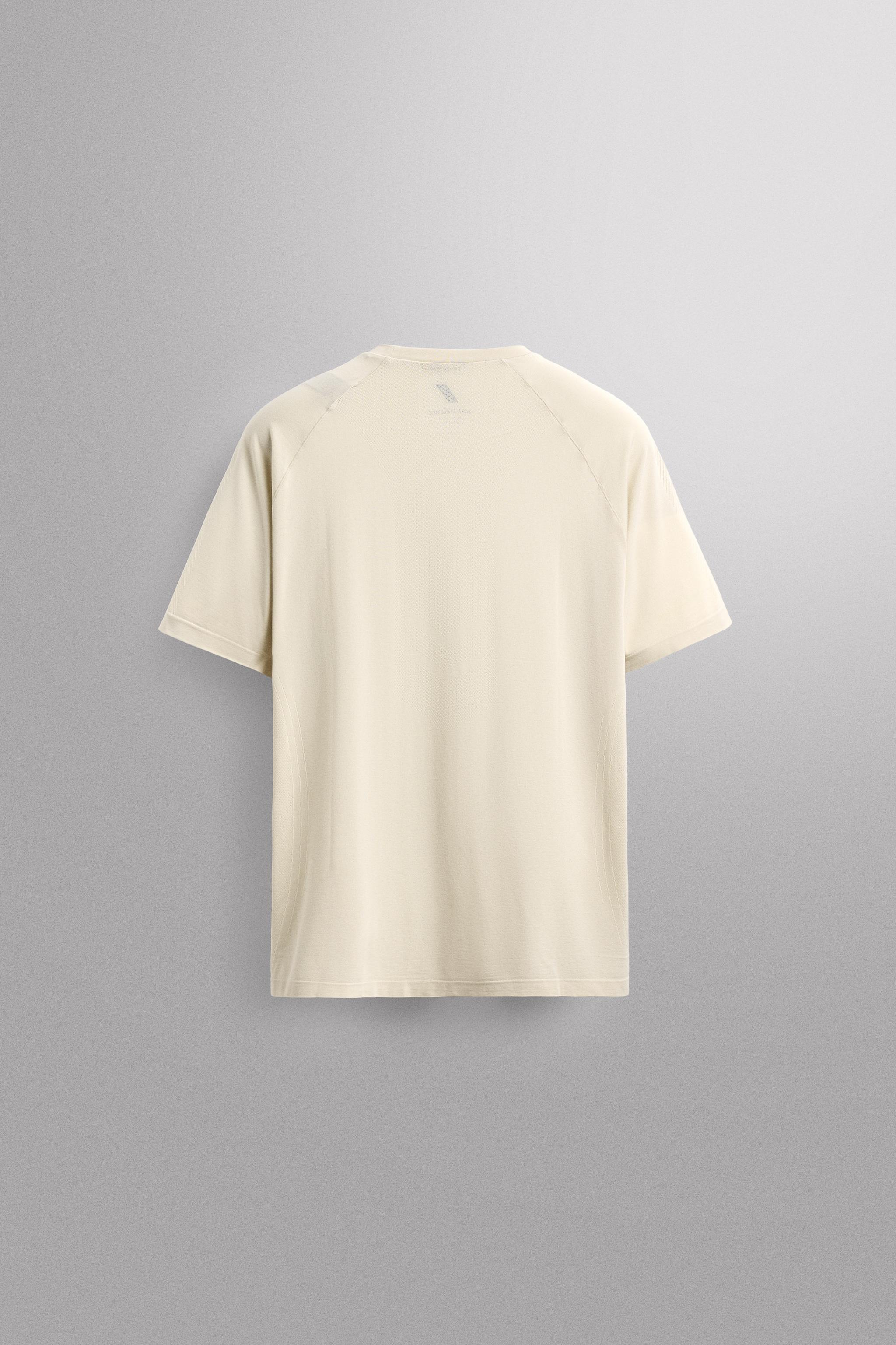 SEAMLESS TECHNICAL T-SHIRT - Oyster-white | ZARA United States