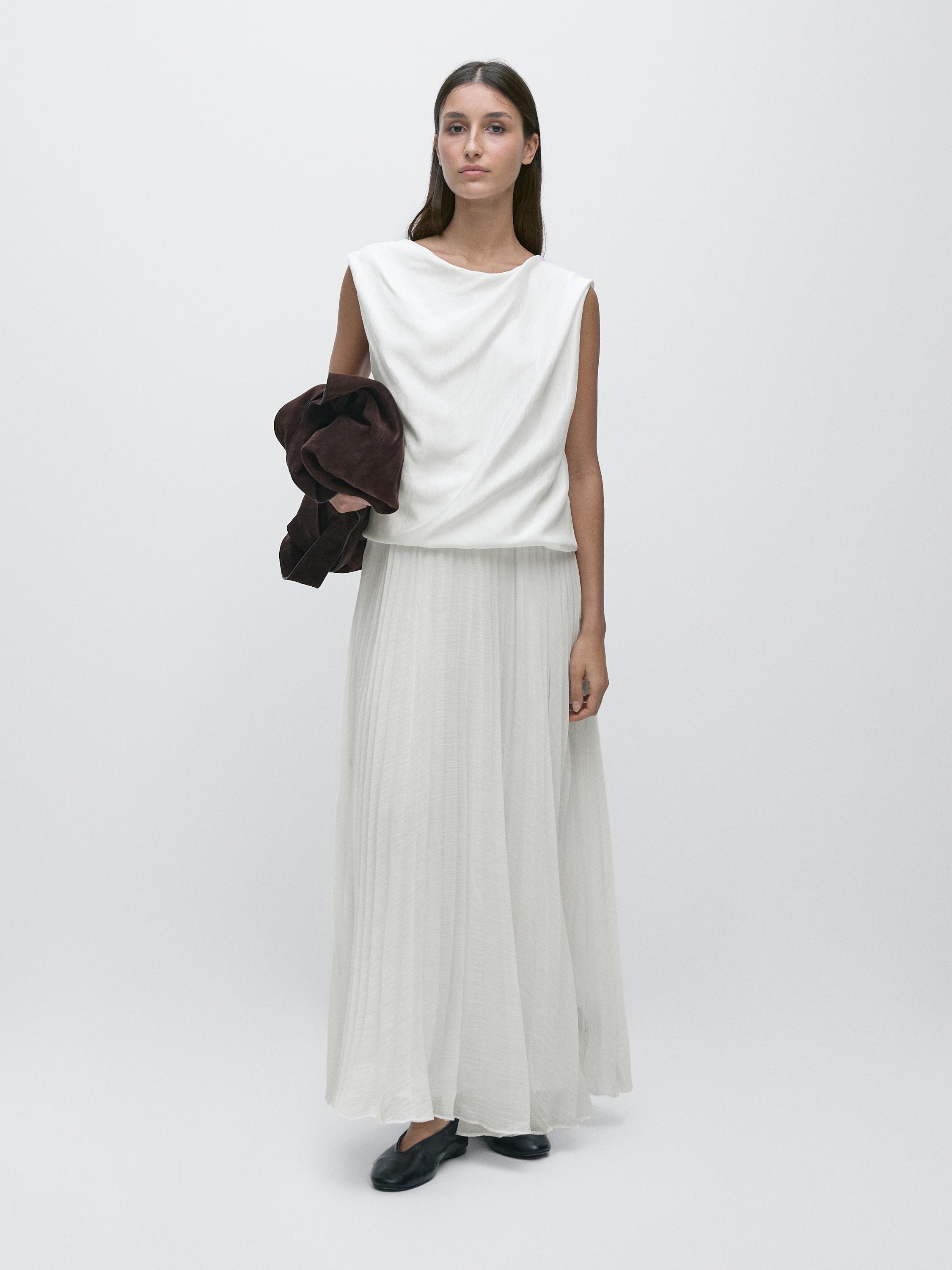 Long matching dress with pleated detail — Oyster-white