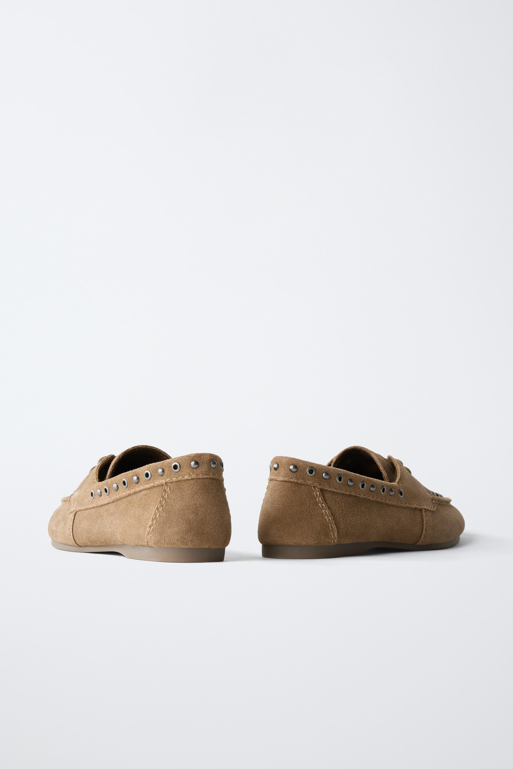 LEATHER STUDDED BOAT SHOES