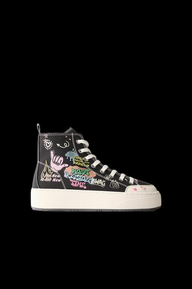 BOTIN DEPORTIVO GRAFFITI - Negro de Zara - Imagen 0