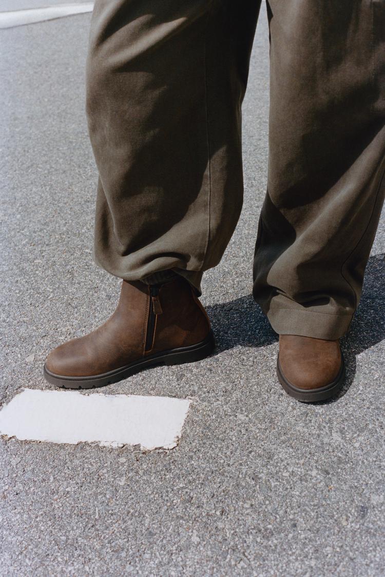 LEATHER CHELSEA BOOTIES — Brown