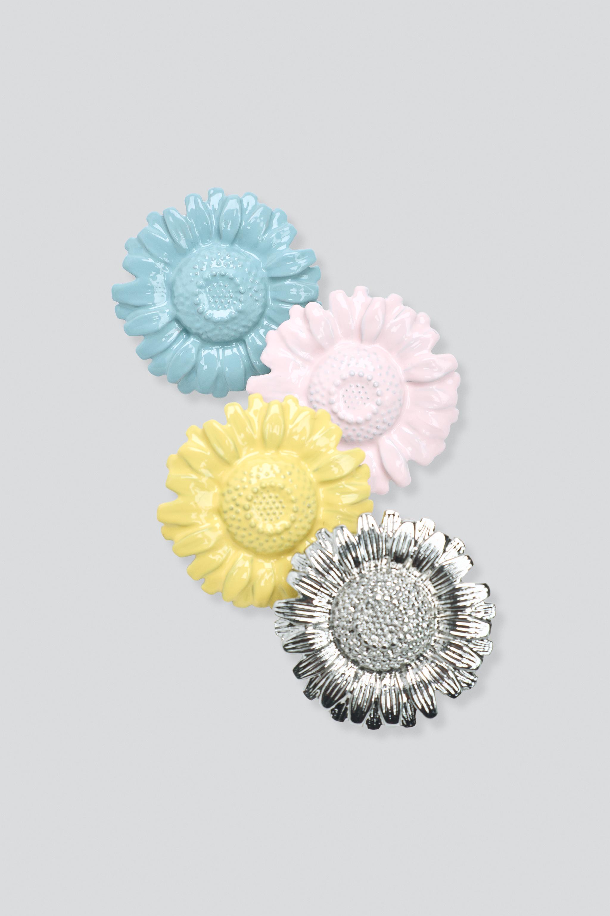 4-PACK OF MIXED FLOWER BROOCHES
