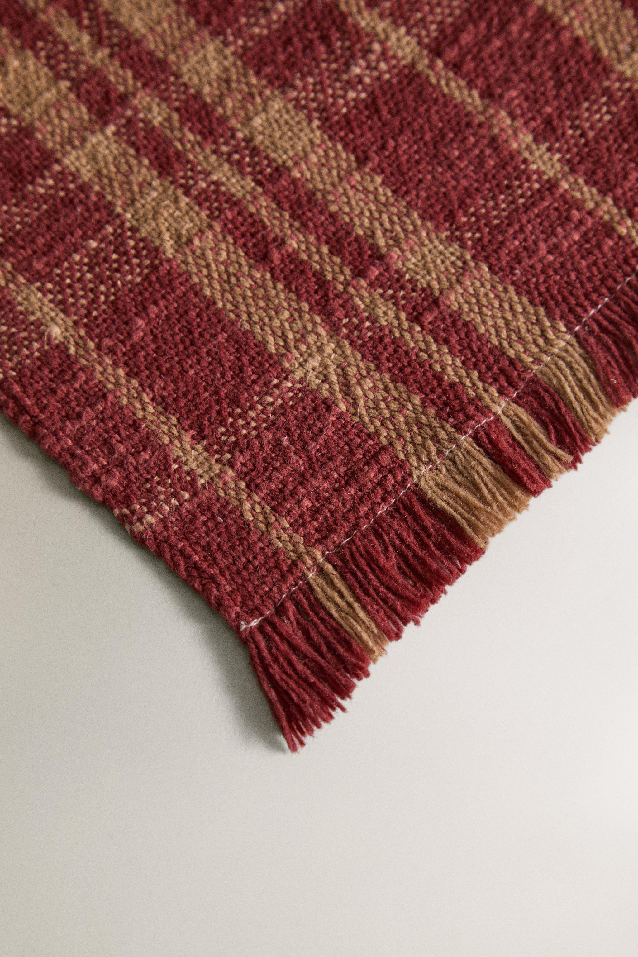 CHECK COTTON CHRISTMAS TABLECLOTH WITH FRINGING