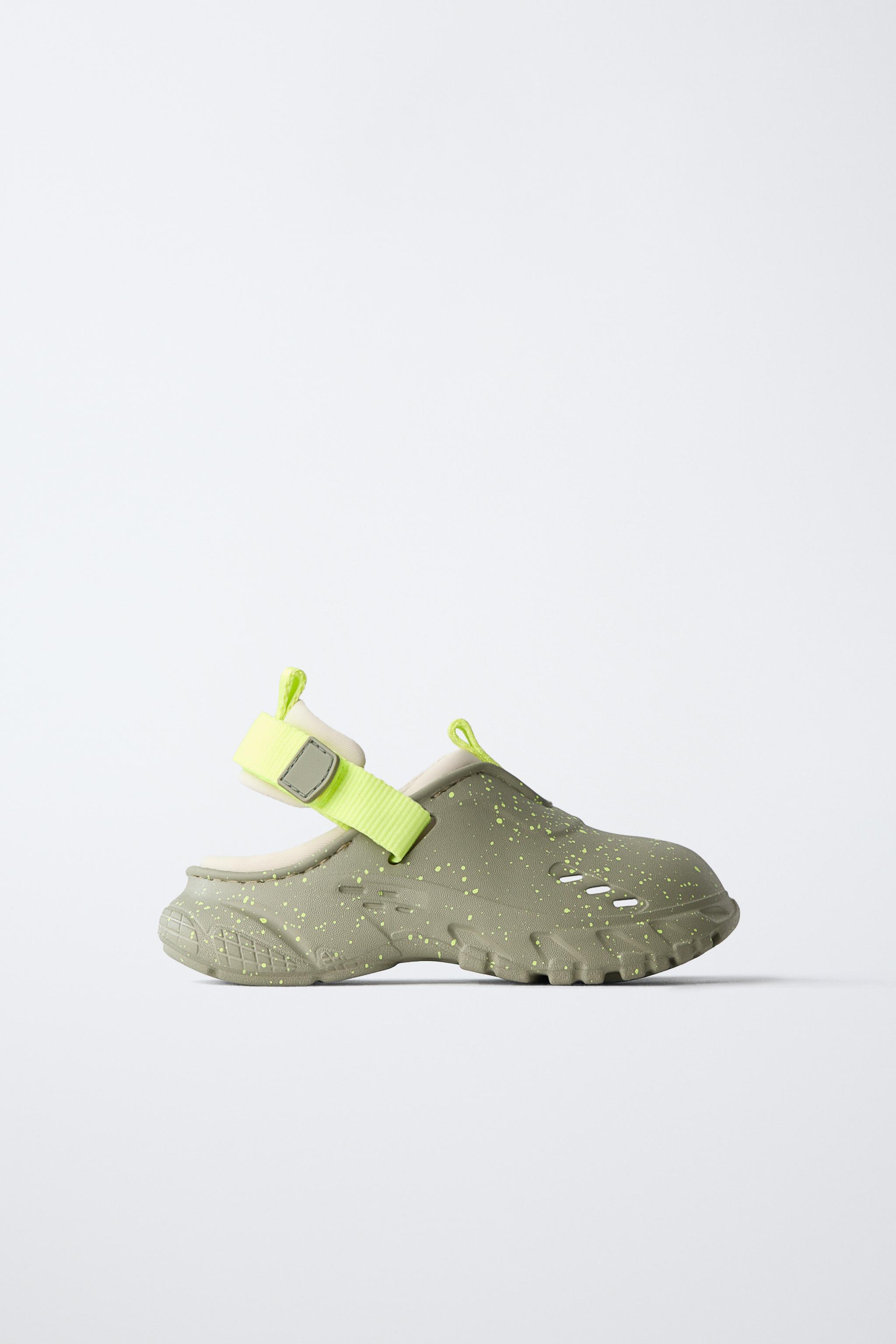 SPORT CLOGS — Multi-color