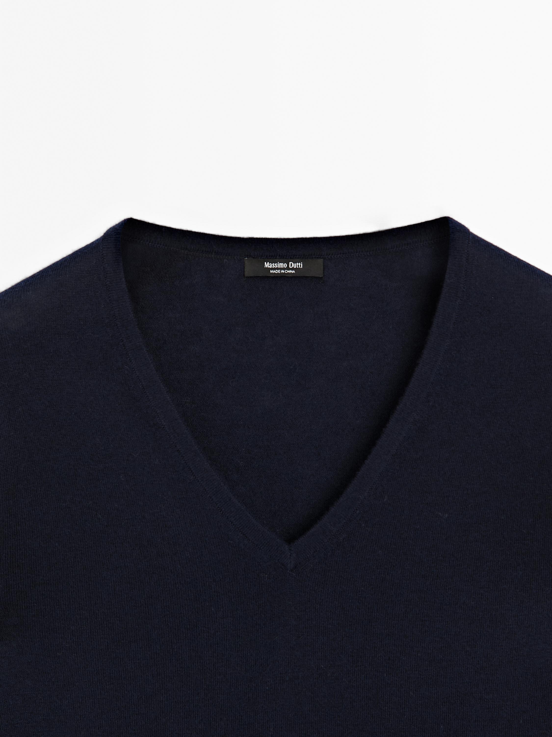 Pull laine en maille à col V