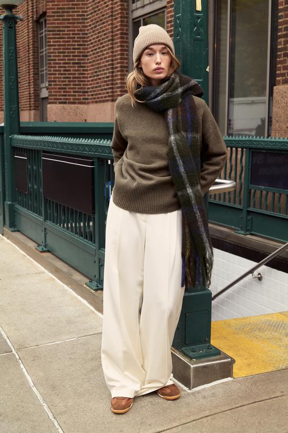 SOFT FEEL KNIT JUMPER