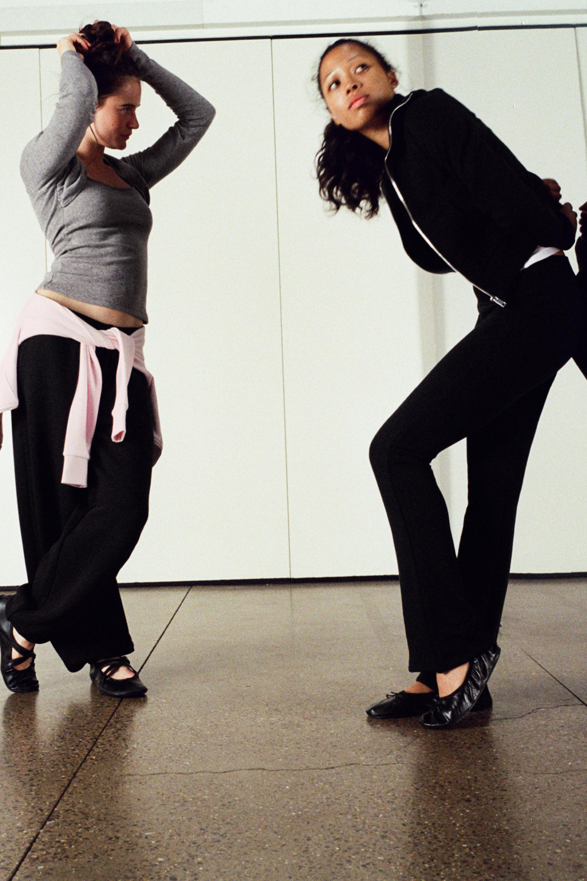 ZIP-UP SWEATSHIRT JACKET