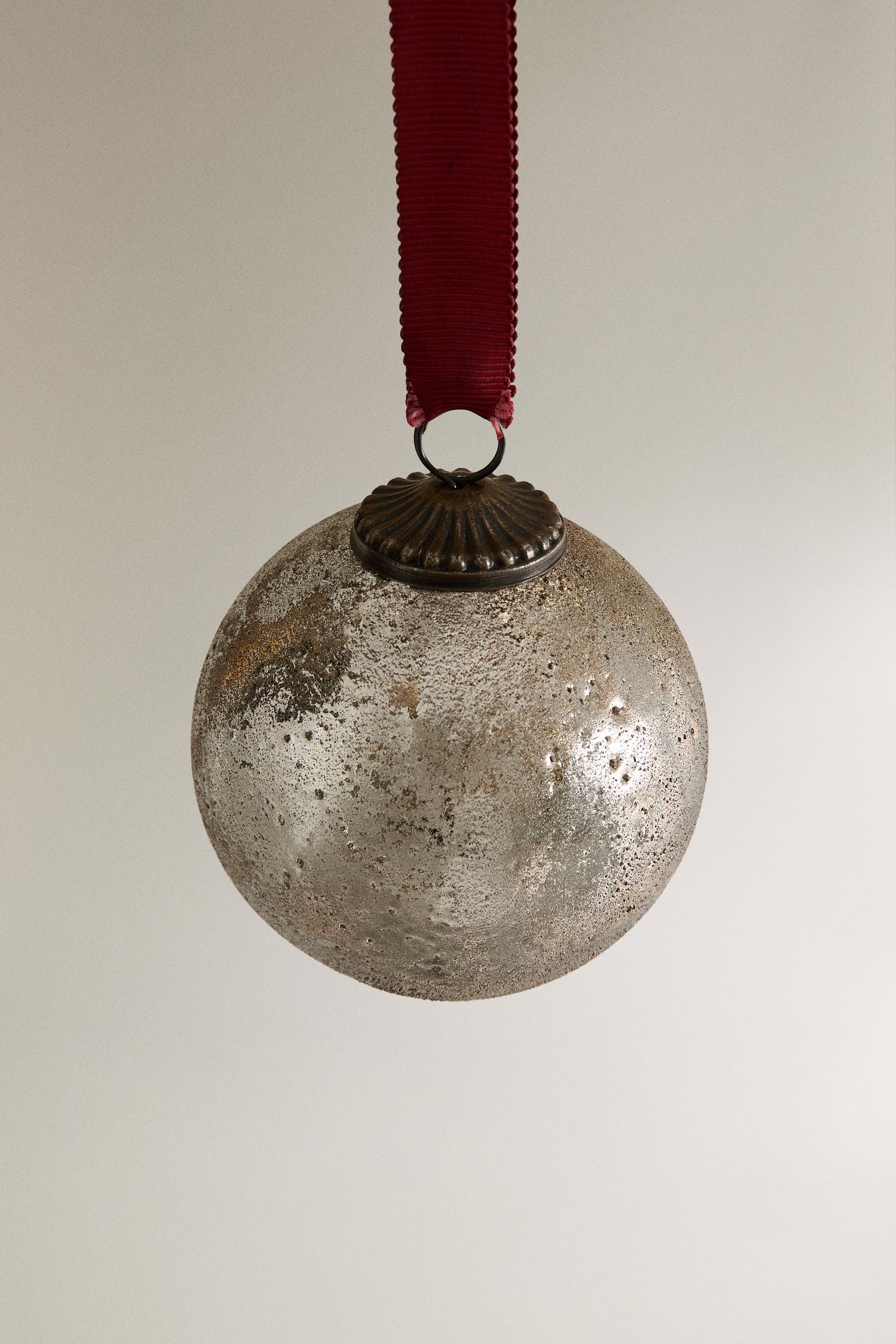 Britney Spears ガラス　クリスマス　ブリトニー　オーナメント britney-spears-glass-ornament.jpg