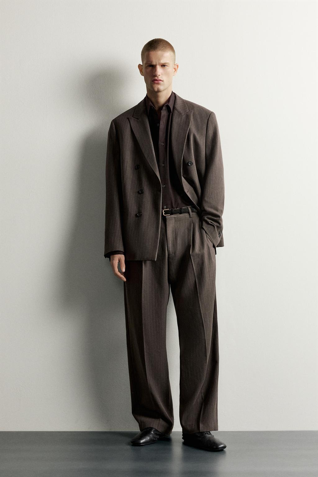DOUBLE-BREASTED PINSTRIPE SUIT BLAZER