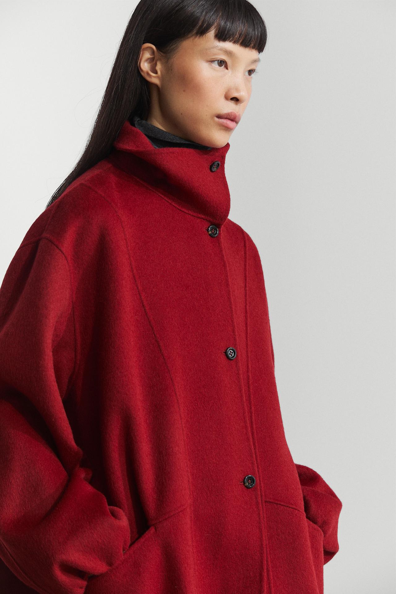 Long coat with asymmetrical collar detail — Red