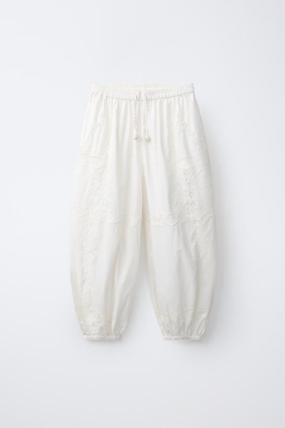 CALÇA BOMBACHA COM BORDADOS DE RENDA - Branco-marfim da Zara - Imagem 0