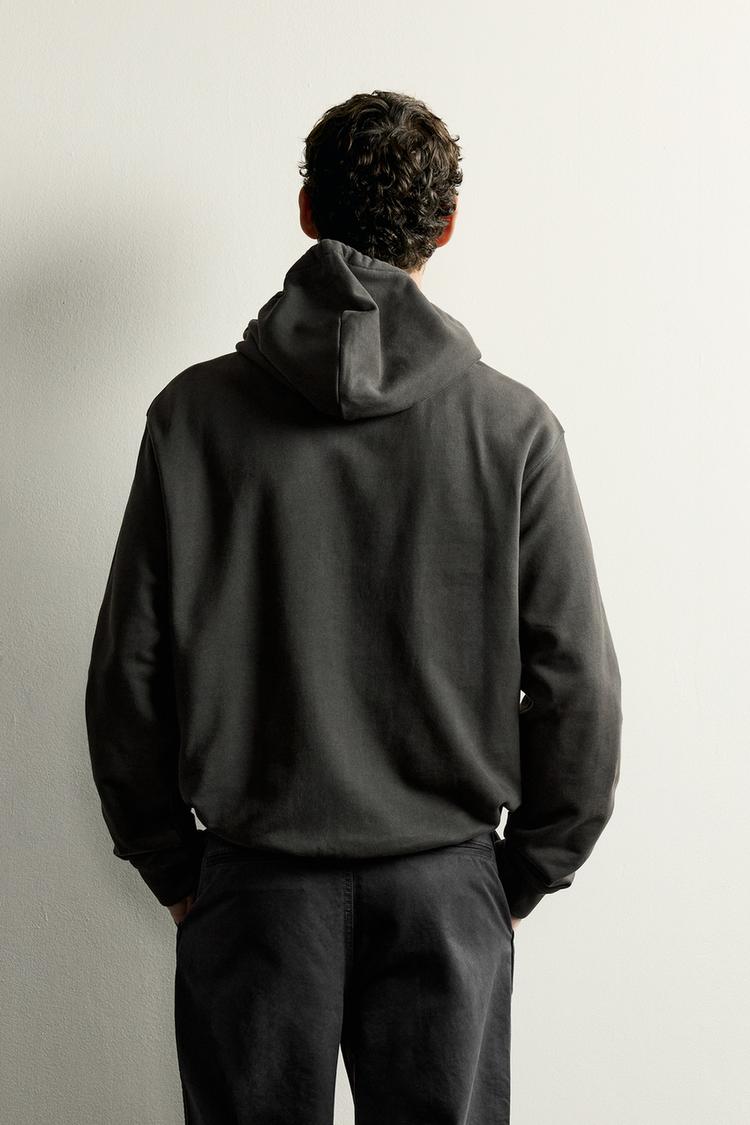 Sudadera con capucha de cuello redondo 3