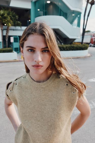 JUMPER WITH SHOULDER DETAIL - ecru/khaki by Zara