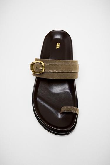 FLAT SANDALS WITH METAL DETAIL - Khaki Green by Zara