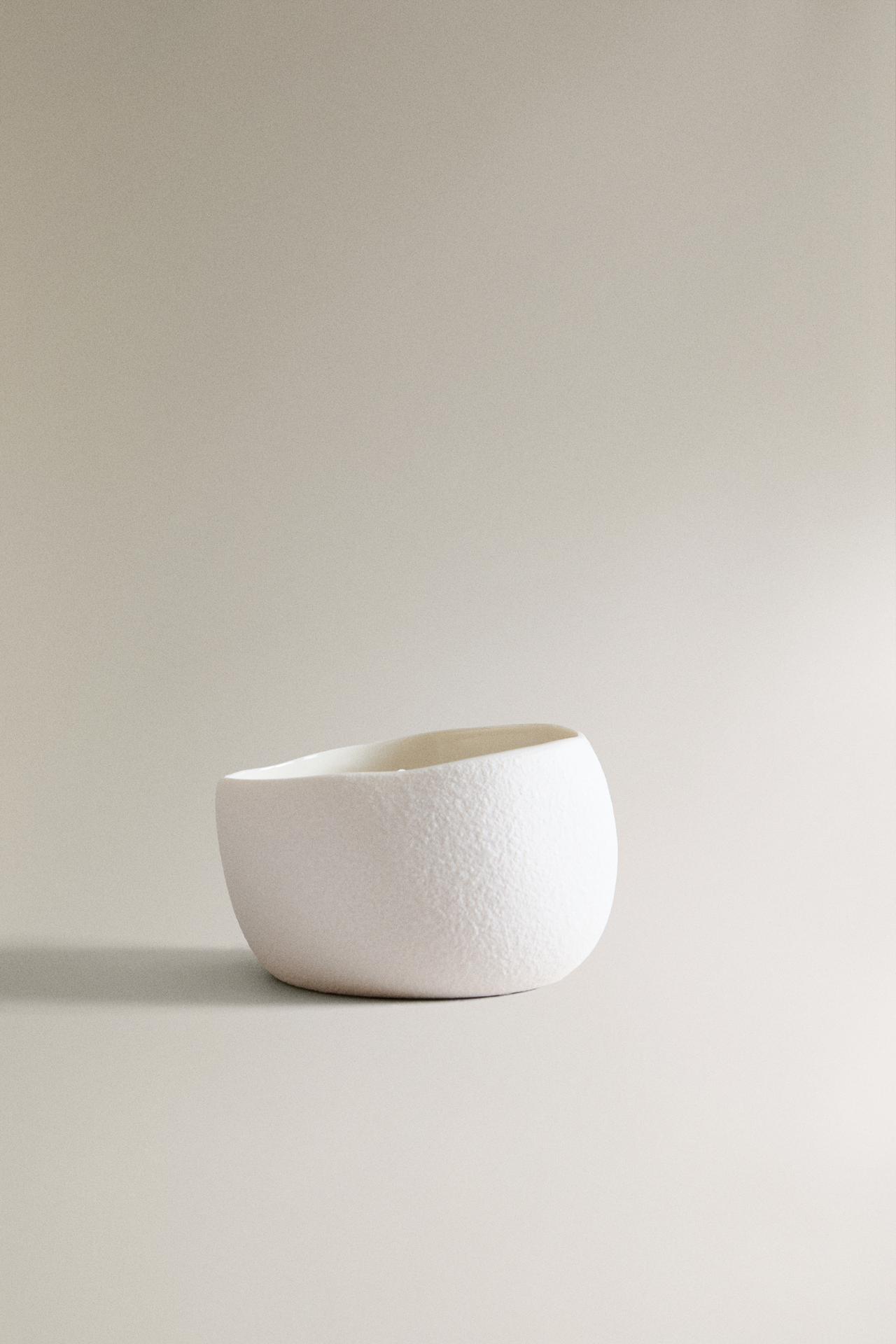 DECORATIVE TEXTURED CANDLE — White