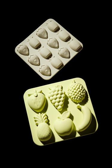 Zara SET OF SILICONE ICE TRAYS WITH FRUIT SHAPES (SET OF 2) - Greens