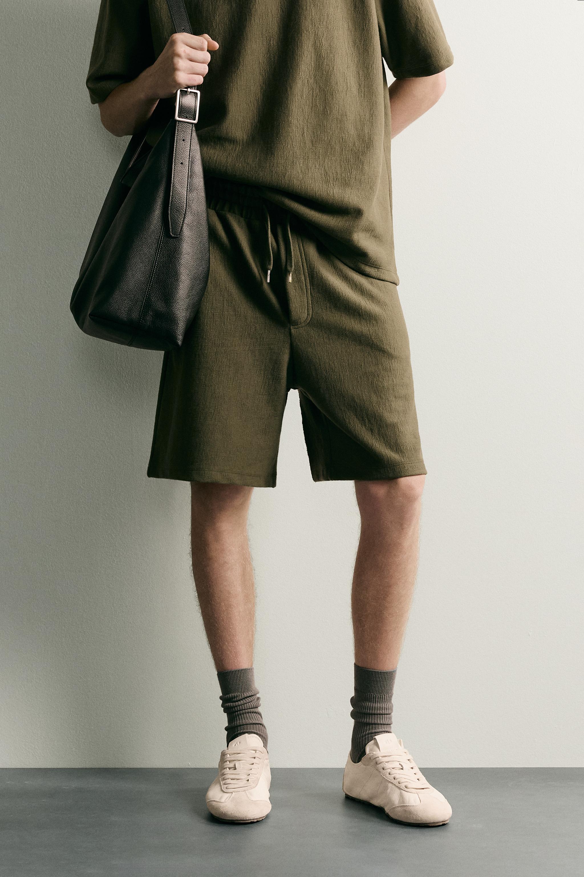 TEXTURED JOGGER SHORTS — Khaki