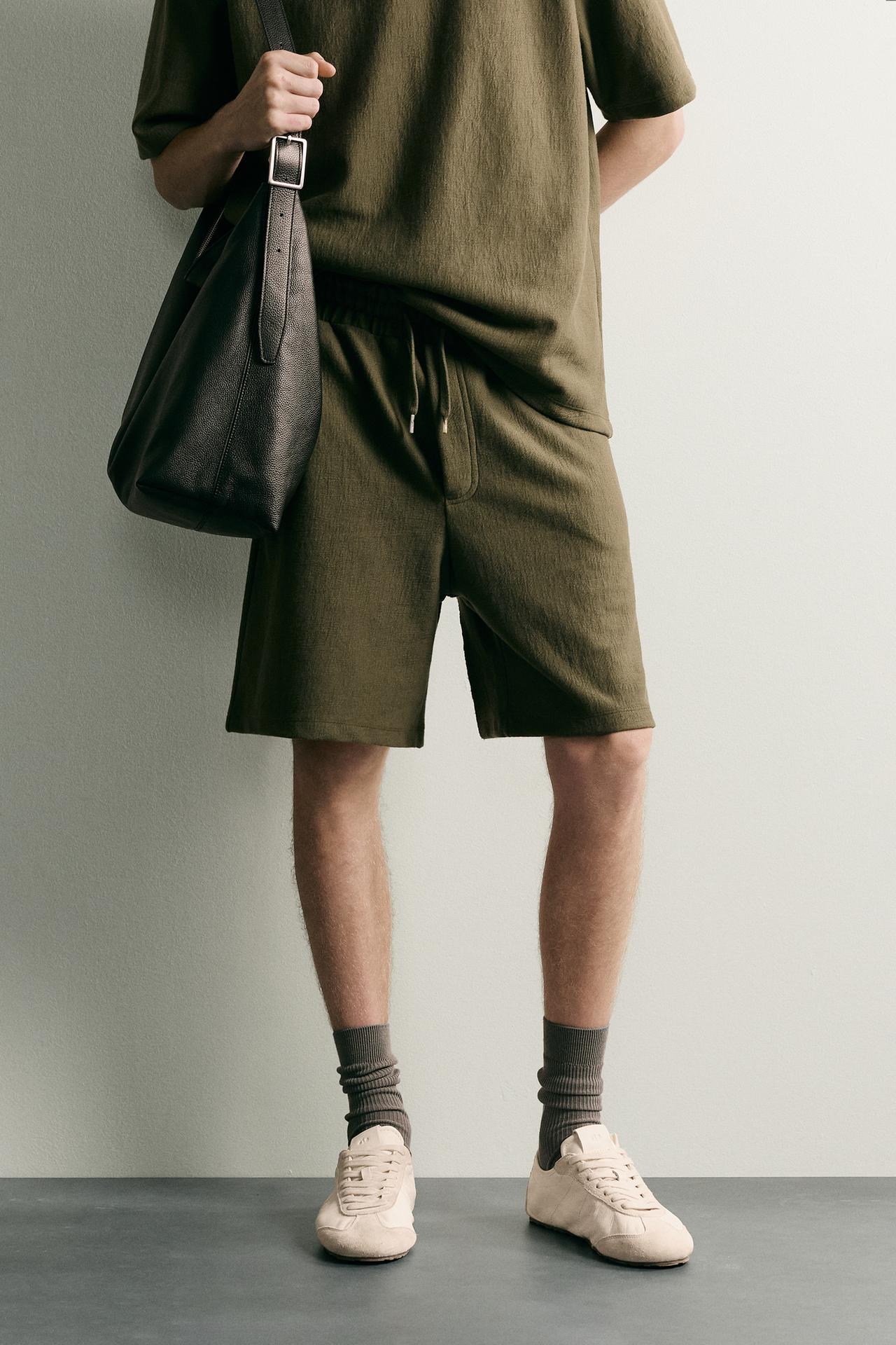TEXTURED JOGGER SHORTS — Khaki