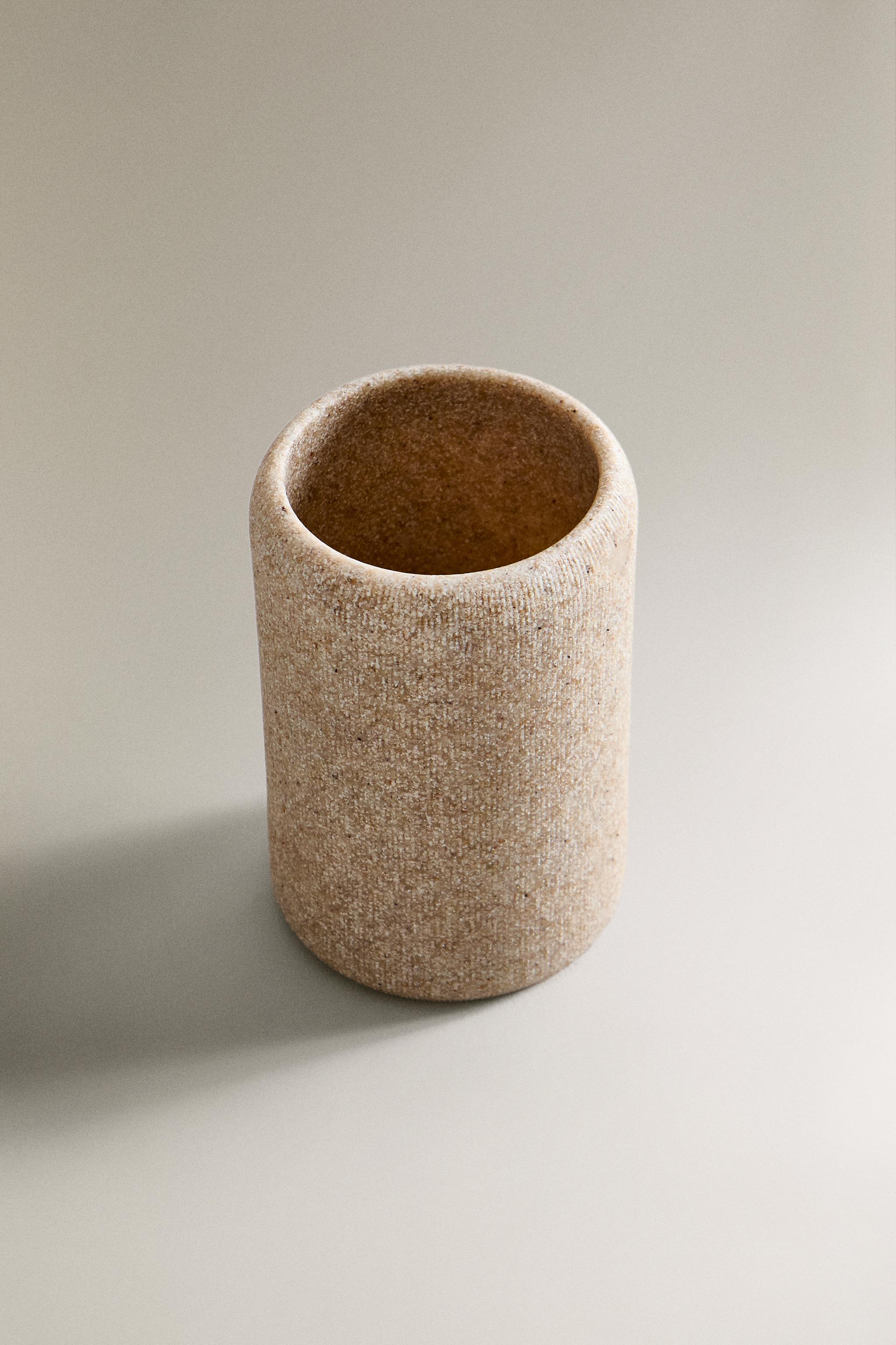 RESIN TOOTHBRUSH HOLDER — Beige
