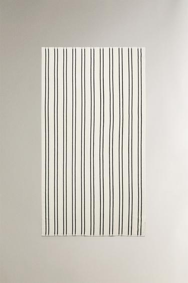 TOALLA PLAYA VELOUR RAYAS FINAS - Crudo / Negro de Zara