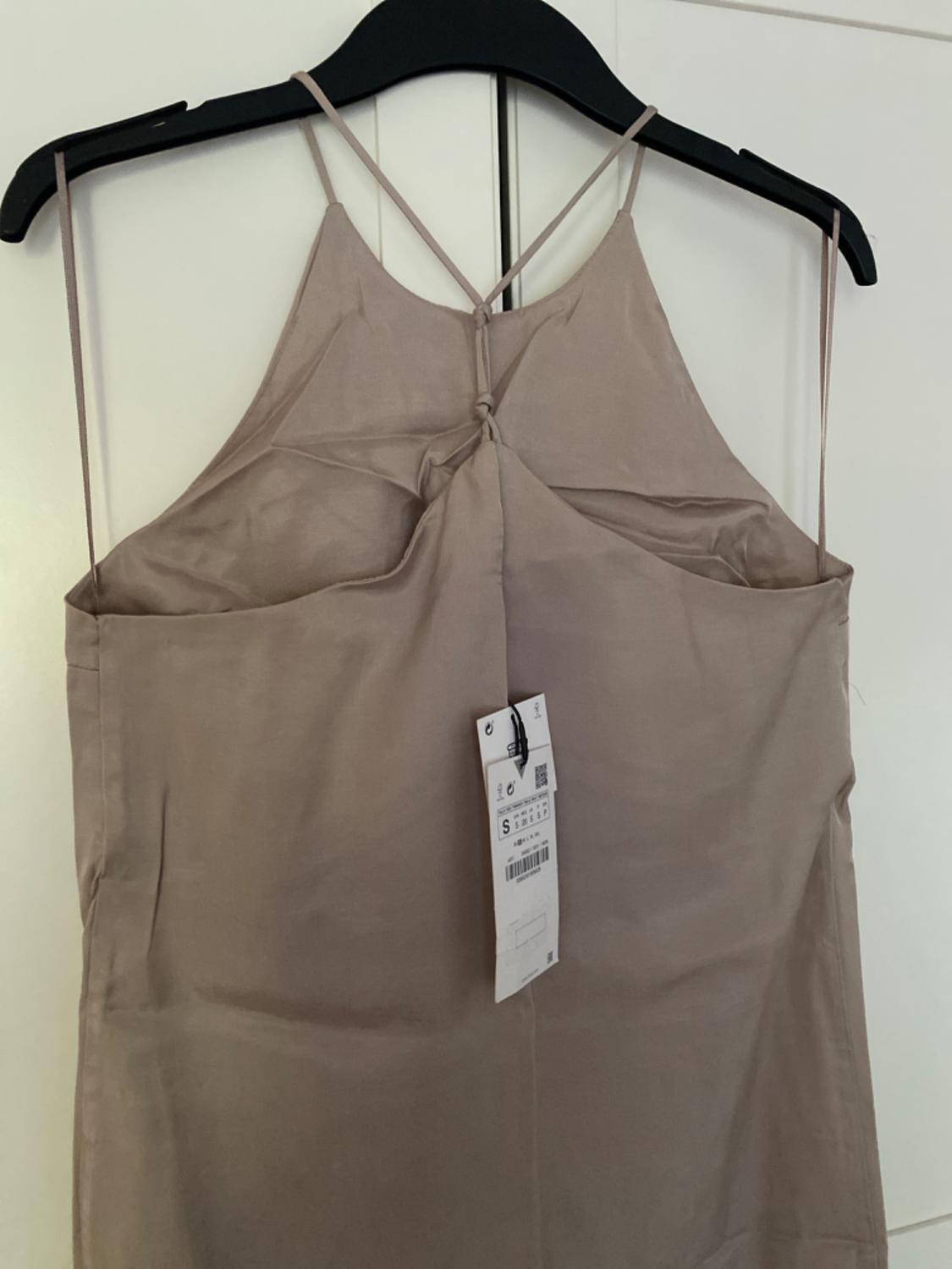MIDI DRESS WITH FRONT KNOT - Image 4