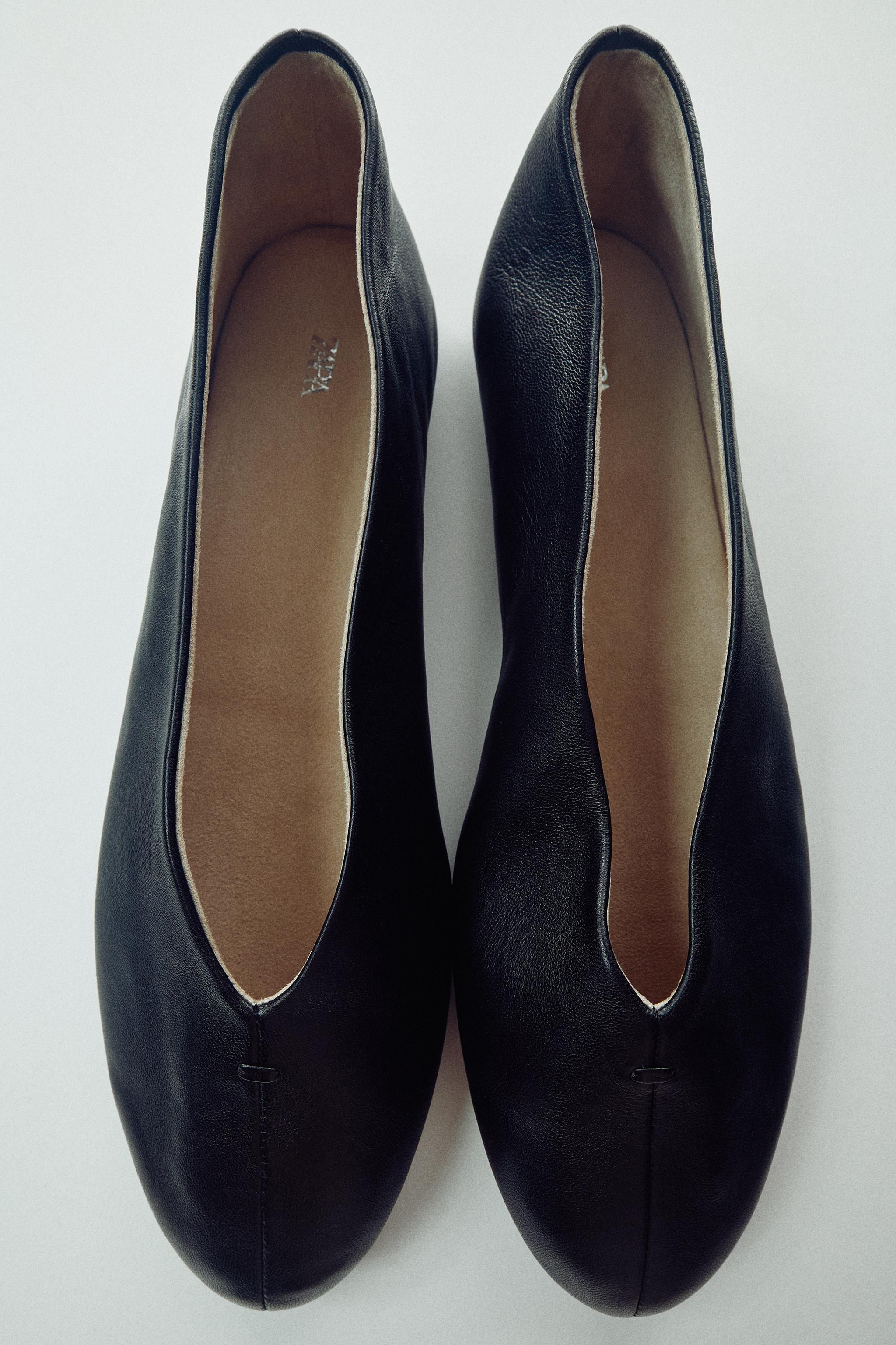 FLAT LEATHER BALLET FLATS