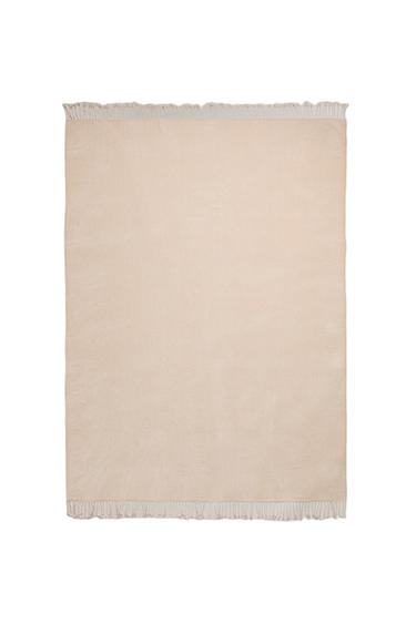 MANTA CHENILLA - Beige claro de Zara