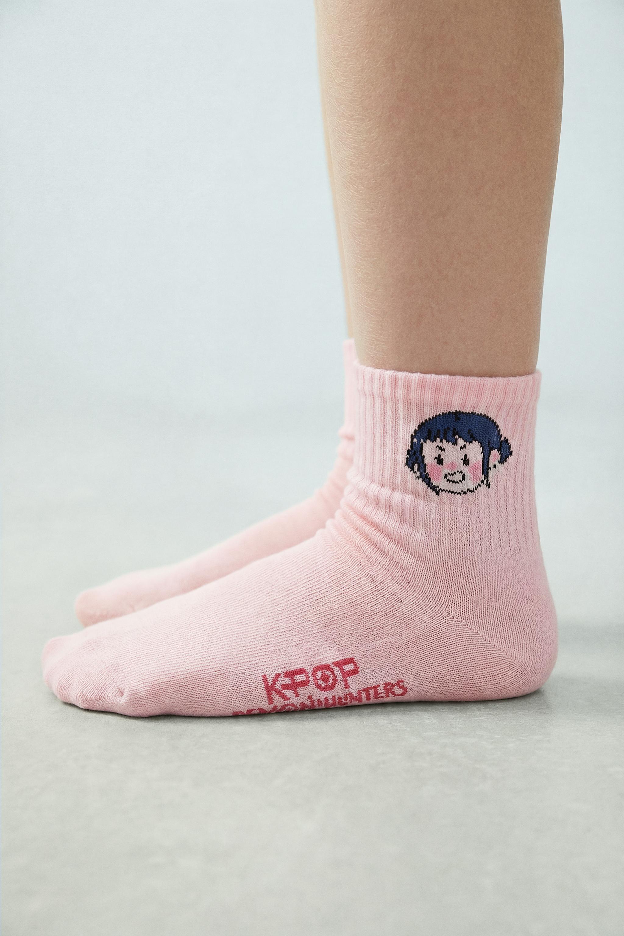 THREE-PACK OF KPOP DEMON HUNTERS™ NETFLIX © MID-CALF SOCKS