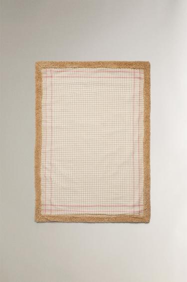 REVERSIBLE CHECK PET THROW - Light beige by Zara - Image 0