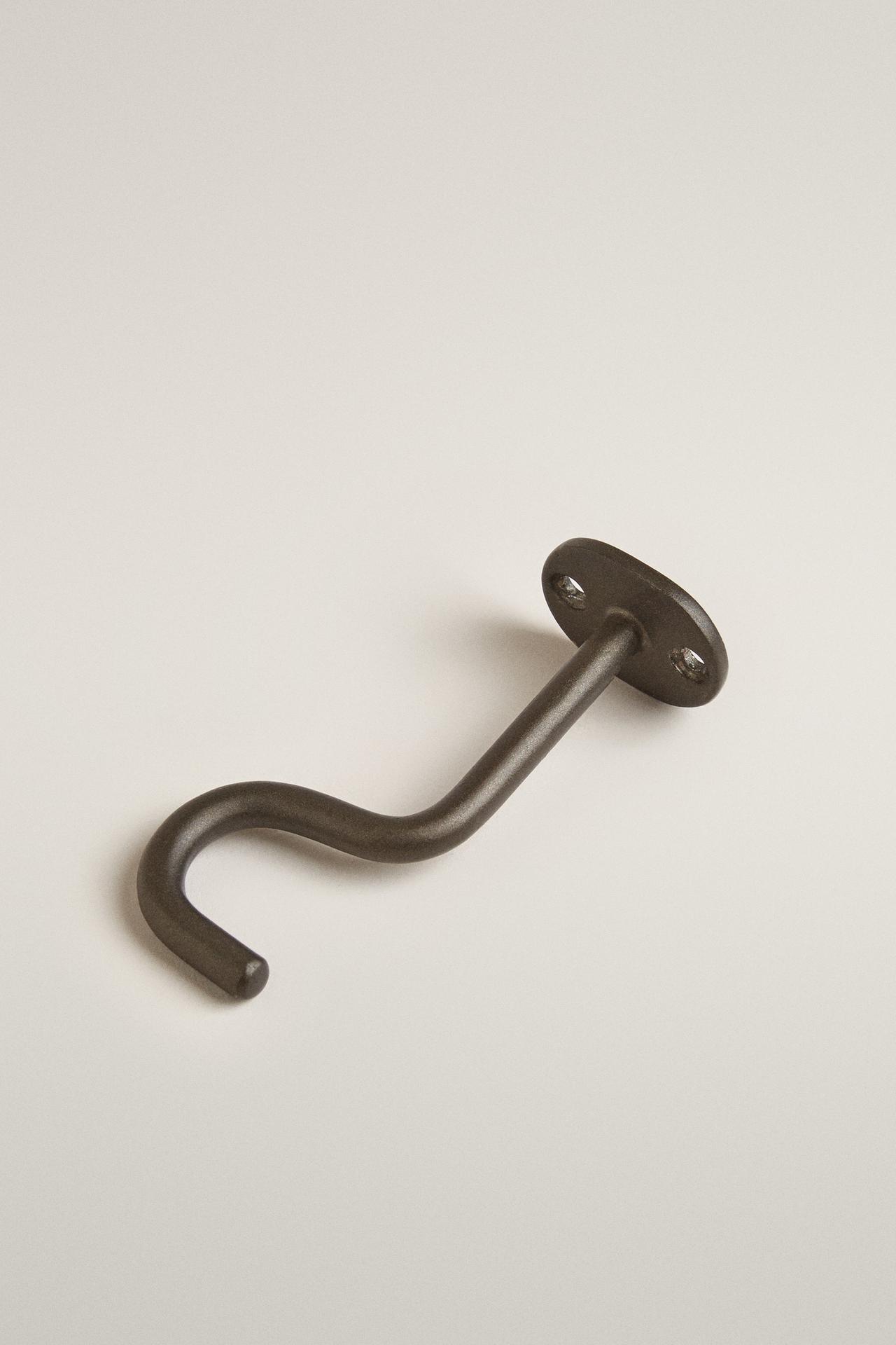 METAL CURTAIN ROD HOOK — Black