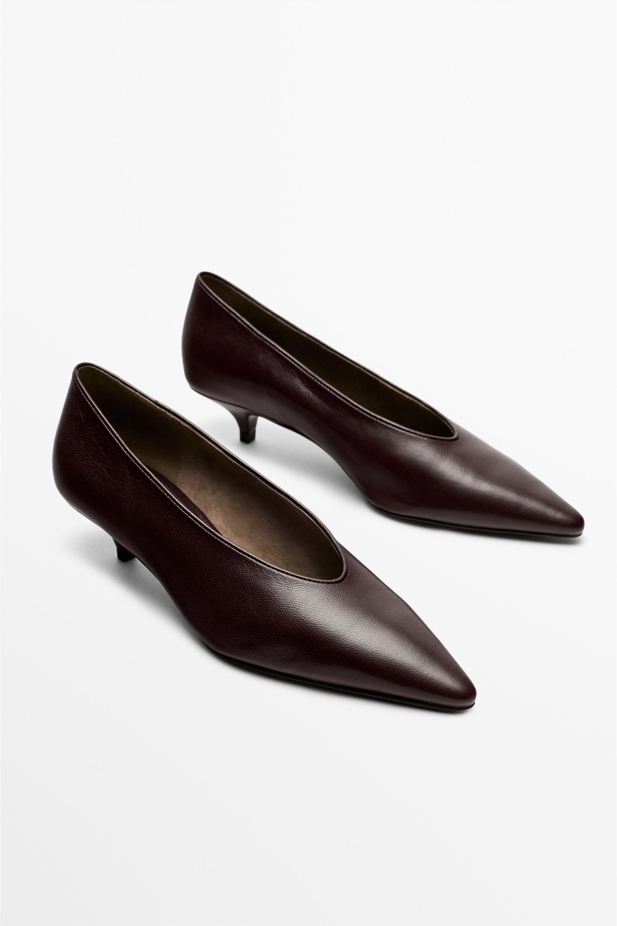 Chaussure à talon bout pointu
