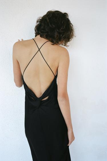 LANGES KLEID IN LINGERIE-OPTIK MIT KNOTEN AM RÜCKEN - Schwarz von Zara