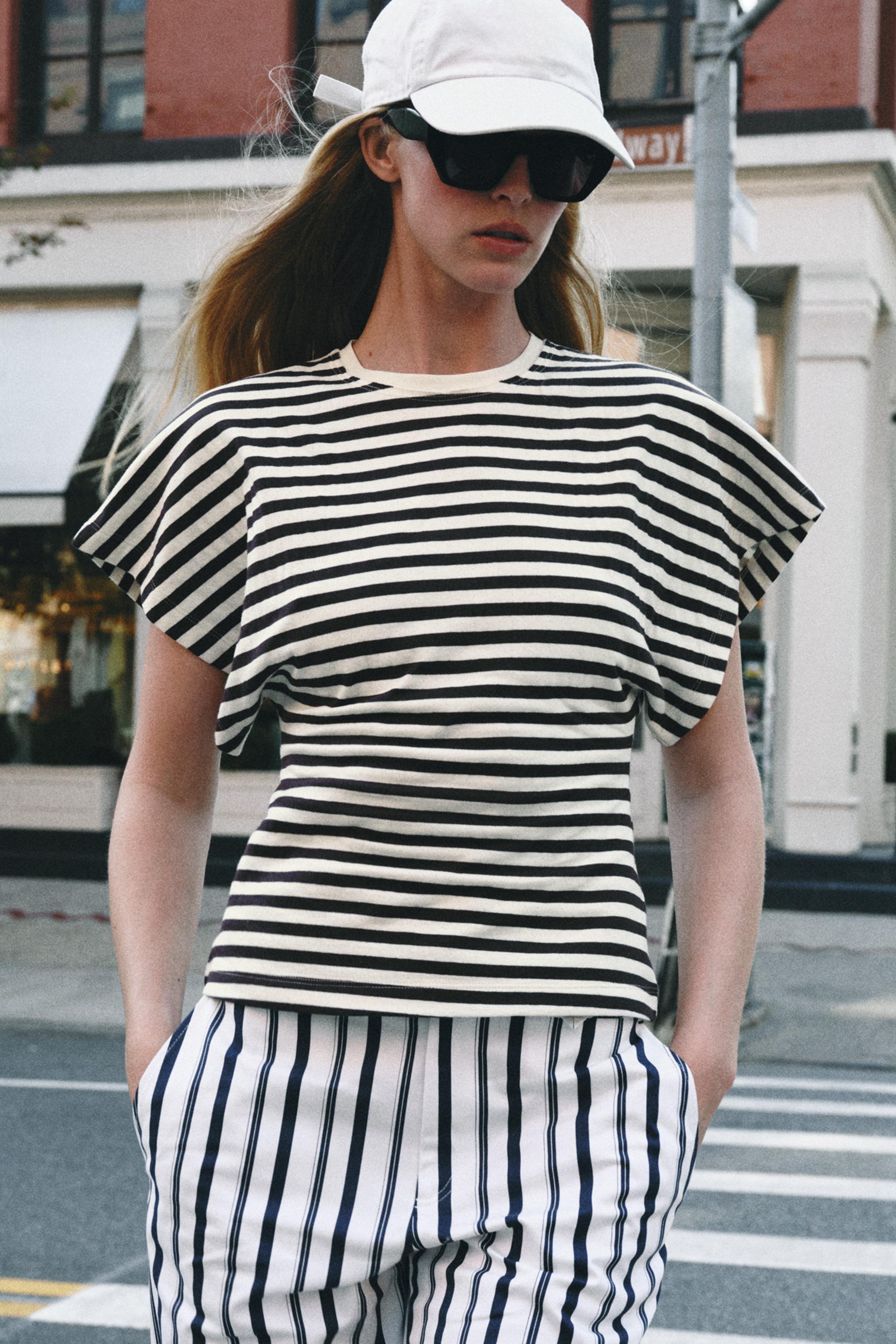 WIDE SLEEVE STRIPED T-SHIRT — Brown Stripes