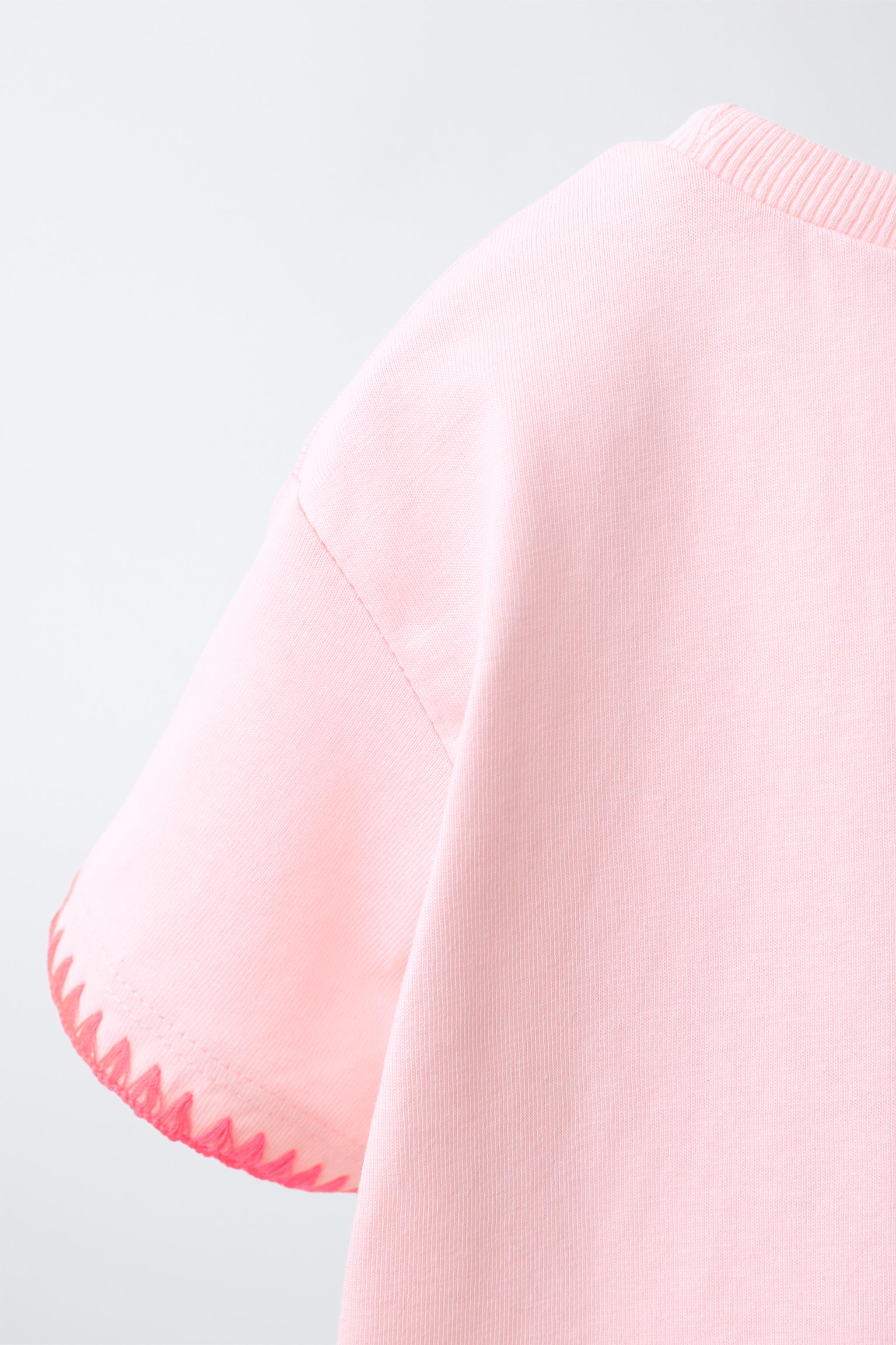 EMBROIDERED T-SHIRT