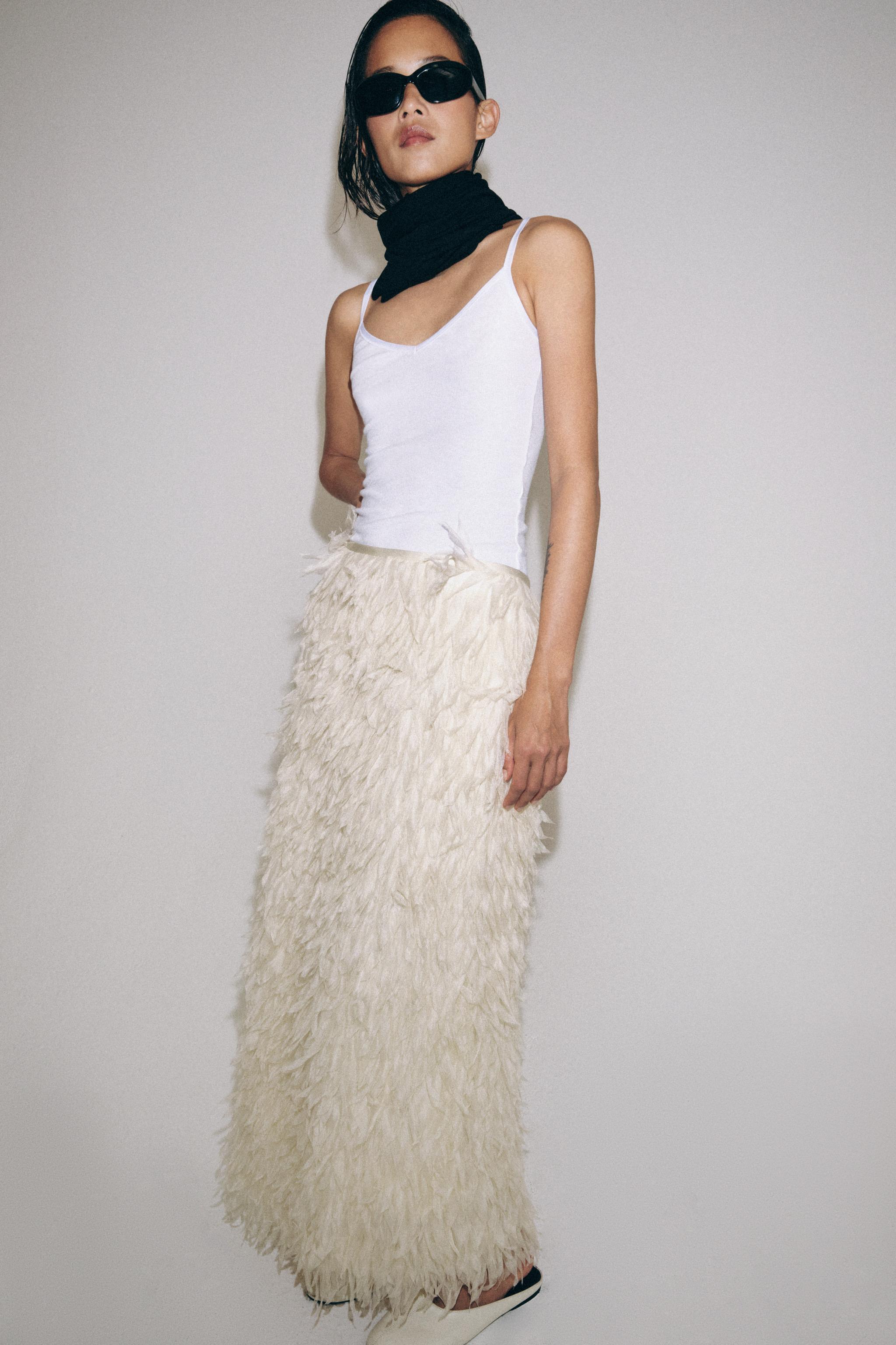 Женские юбки Zara FEATHER SKIRT ZW COLLECTION LIMITED EDITION