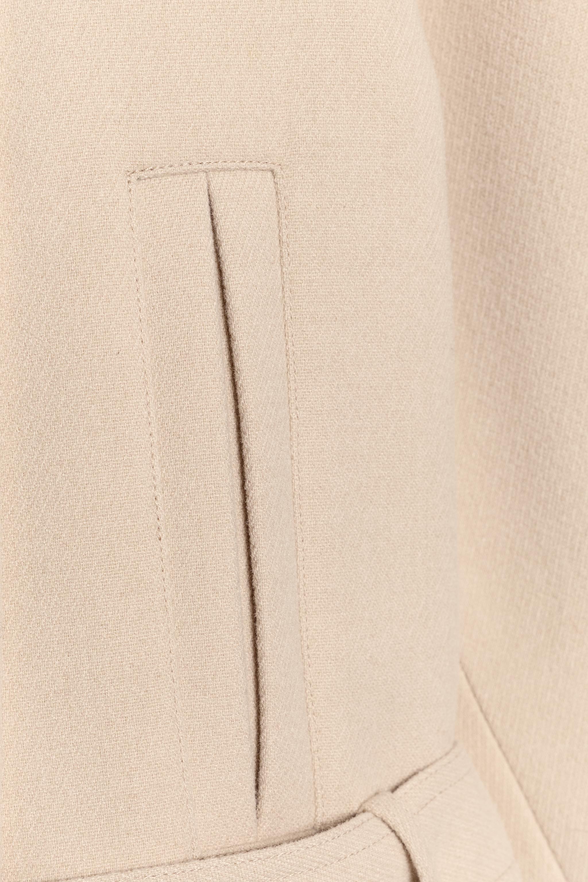 HIGH-NECK BELTED SHORT COAT