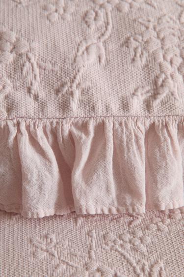 JACQUARD BEDSPREAD WITH RUFFLE TRIM - Pale pink by Zara