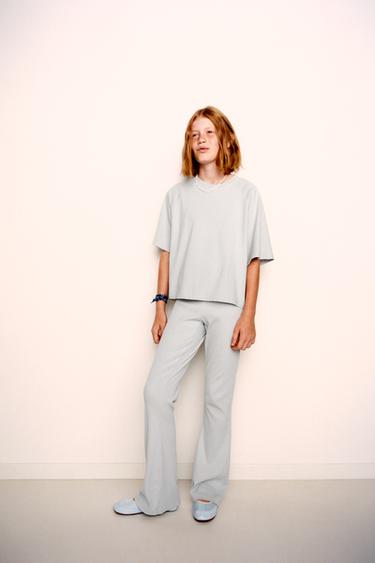 Zara HEAVY WEIGHT T-SHIRT AND WASHED EFFECT RIB FLARE LEGGINGS SET - Pearl gray