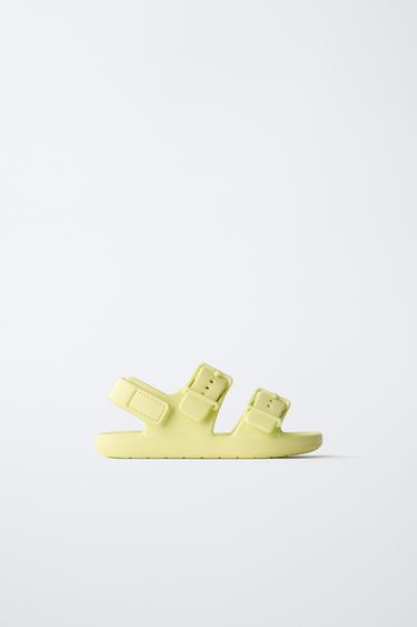 SANDALIA ENGOMADA HEBILLAS - Verde Lima de Zara - Imagen 0